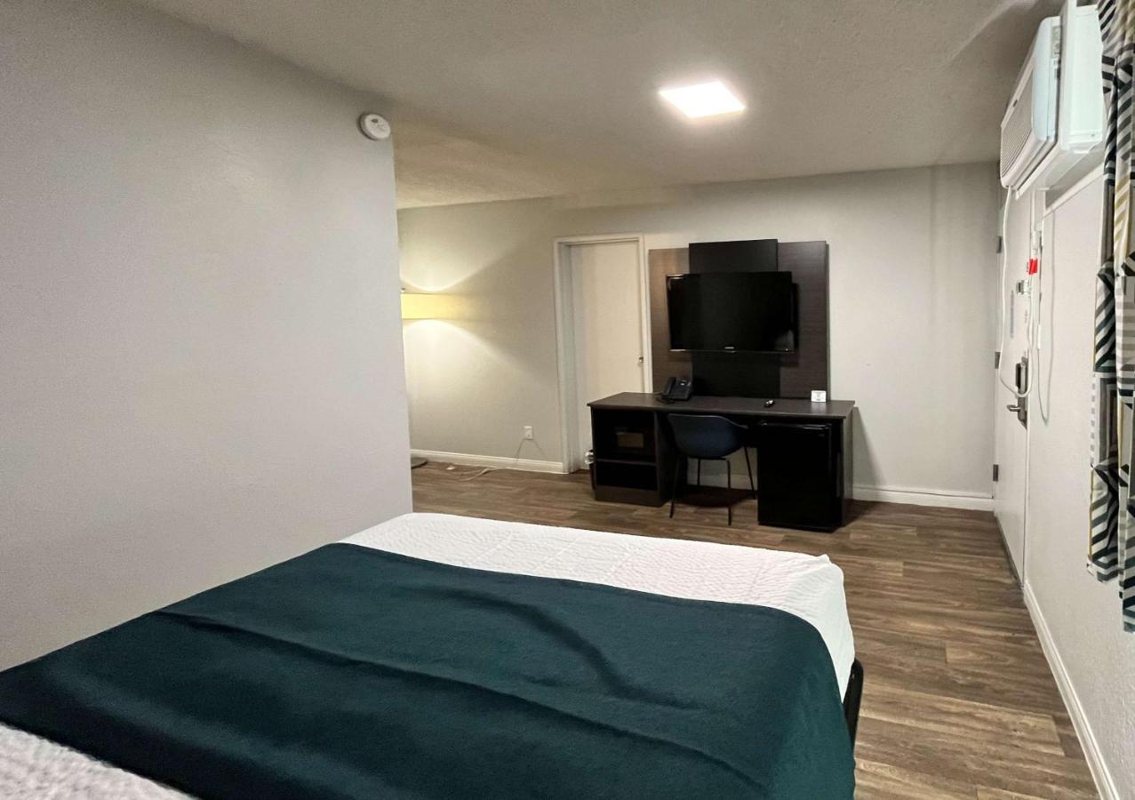 Motel 6 Las Vegas Nv Downtown Fremont St Экстерьер фото