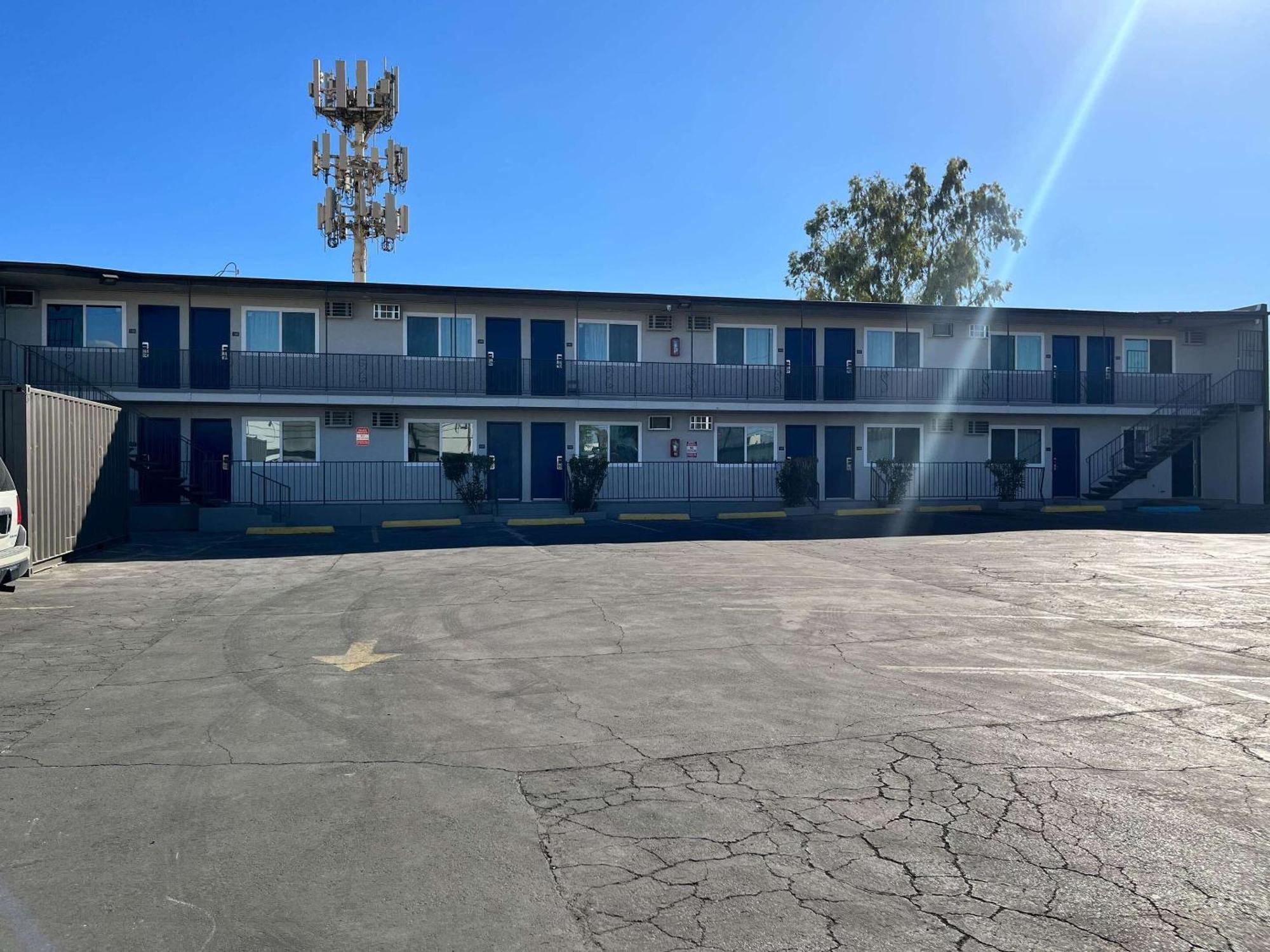 Motel 6 Las Vegas Nv Downtown Fremont St Экстерьер фото